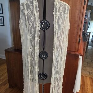 Elegant Cream Lace Scarf